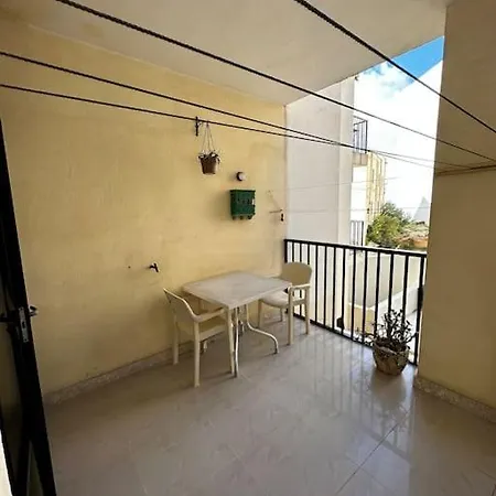 Seaview 2 Bedroom In Qui-si-sana, *
